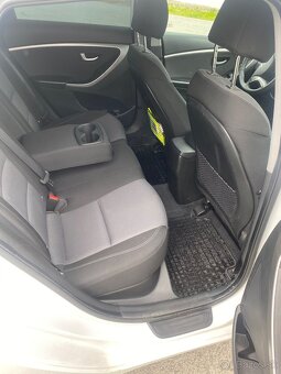 Hyundai i30 CW 1,6 crdi  Family - 11