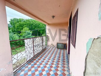 ŠTÝLOVÁ VÍNNA PIVNICA V OBĽÚBENEJ ČASTI - 11