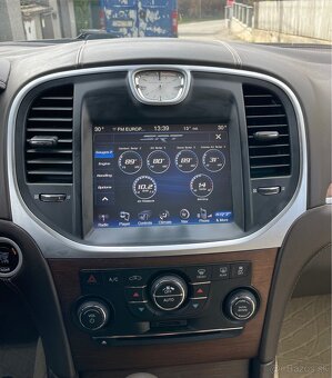 Lancia thema (chrysler 300) - 11