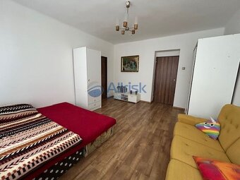 Rodinný dom so samostatnou bytovou jednotkou vhodný na bývan - 11