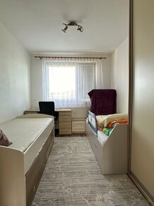 3 izbový priestranný byt s loggiou - 11