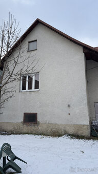 ---REZERVOVANÉ--- Rodinný dom v pôvodnom stave vo Valaskej - 11