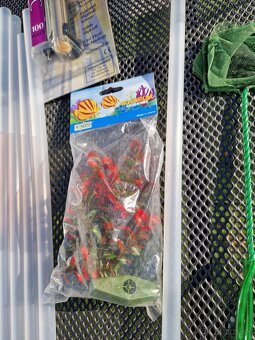 Predám akvárium s príslušenstvom,stojan cena:30€ - 11