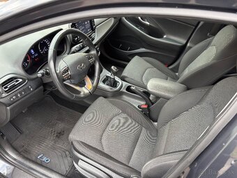 hyundai i30 cw combi 1,6 crdi nafta r.v. 9/2020 - 11