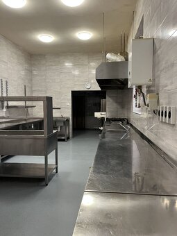 Reštaurácia s pizzeriou v Podunajských Biskupiciach - 11