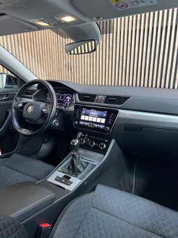 Škoda Superb Combi 2.0 TDI SCR Live - 11