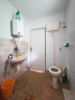 2-IZB. RD S GARÁŽOU A POZEMKOM 417 m2, RUSKOV - 11