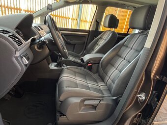 Volkswagen Touran 2.0 TDI  Highline Match Edition - 11