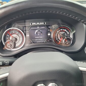 DODGE RAM 1500 5,7 HEMI ROCKY RIDGE 2022 - 11