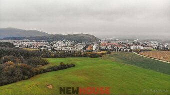 Stavebný pozemok s IS v atraktívnej lokalite obklopenej prír - 11