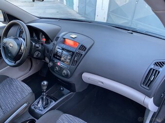 Kia Ceed 1.4 benzín 78Kw (5-st.) Manual - 11