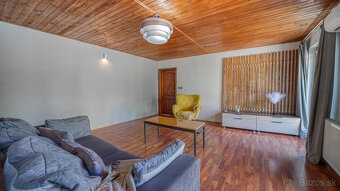 Trojpodlažná polyfunkčná budova v úplnom centre Šamorína na  - 11