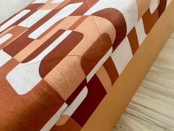 Postel Válenda s úložným priestorom ako nové - 11