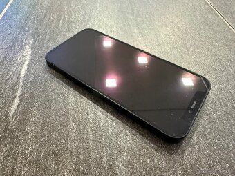 Apple iPhone 12 64 GB Black - 11