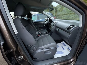 VW TOURAN Benzín - 11