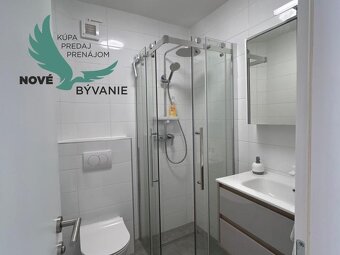 Na predaj dom 2x apartmán len 80m od mora v Chorvátsku - 11