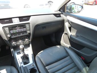 Škoda Octavia Combi 2.0 TDI Elegance/Style DSG - 11