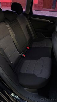 Volkswagen Passat Variant 1.6 TDI - 11
