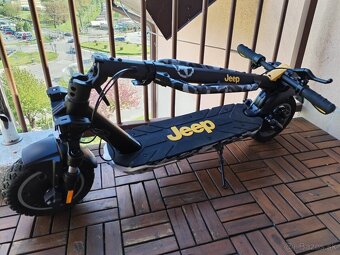 Elektrická kolobežka Jeep - 11
