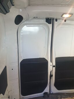 Fiat Doblo Cargo 1.6 JTD 77kW rok 2011 - 11