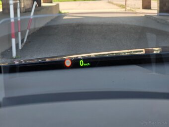 Hyundai KONA electric 150 Premium+ 64kWh tep.cerpadlom - 11