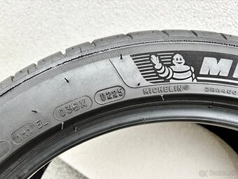 235/45 R18 Michelin - 11