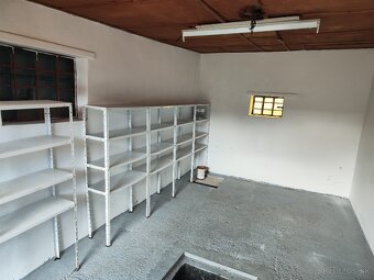 Garáž s elektrikou a jamou - 11