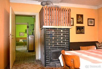 Na predaj dom s veľkým ovocným sadom v obci Uhorské - 11