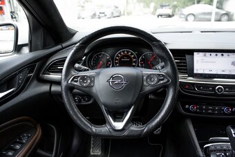 Opel Insignia 2.0 Turbo Innovation 4x4 AT8 - 11