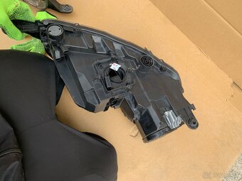 SVeTLA XENONY LED PRAVy LEVY SKODA RAPID Lift - - 11