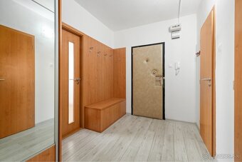 Predaj-3IZBOVÝ BYT 64m2-S LOGGIOU-BEBRAVSKÁ-VRAKUŇA - 11