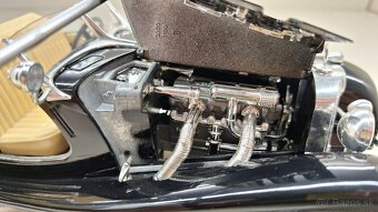 1:18 MERCEDES-BENZ 500K, 1 - 11