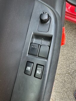 SUZUKI SWIFT 1.3, 67,5 kW BENZÍN - 11
