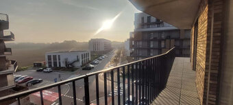 Krásny NEZARIADENÝ slnečný byt s terasou - 11