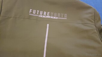 tmavozelená vetrovka - 11