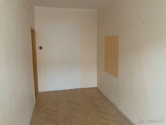 Výborná ponuka: 3-izbový byt v priamom centre mesta Lučenec - 11