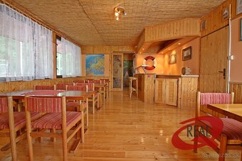 PRIESTRANNÝ HAUSBÓT NA VÝBORNOM MIESTE - 11