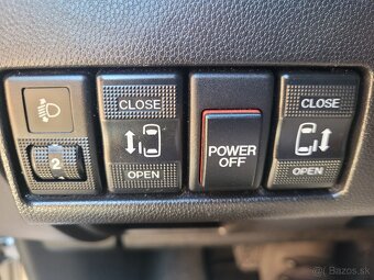 Mazda 5 Facelift El.dvere 7miestne 2010 - 11