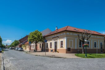 ZNÍŽENÁ CENA na objekt pre podnikanie v centre Kažmarku - 11