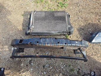 Predám náhradné diely na Volkswagen Passat B7 - ČIERNY- - 11