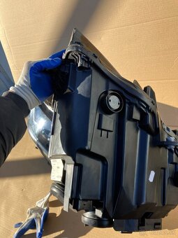 predni svetla vw transporter t6.1 20- levy pravy - 11