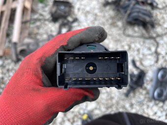 Škoda Fabia 2,Roomster vypínač okien, ovládač, páčky, budíky - 11