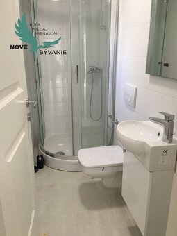 Exkluzívne na predaj luxusná vila 3x apartmán len 70 od mora - 11