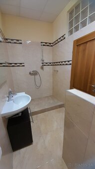 Polyfunkčný/Bytový priestor na prízemí v BB - 89 m2 - 11