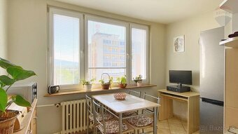 Na predaj priestranný 3-izbový byt 82 m2- blízko centra mest - 11