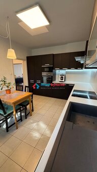 PREDAJ 6 izbový MODERNÝ RD + garáž + altánok - BRATISLAVA -  - 11