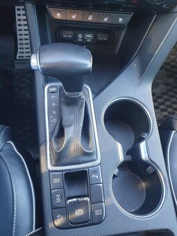 KIA Sportage 2.0 CRDi HP 4WD 185k AT GT-Line - 11