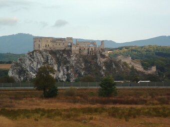 Rekreačná nehnuteľnosť? Trvalé bývanie? Výhodná investícia? - 11