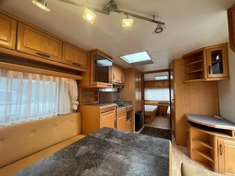 Karavan hobby lux,obytný přívěs - 11