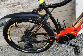 damsky pansky horsky elektrobicykel pneu 27,5 ram 20 - 11